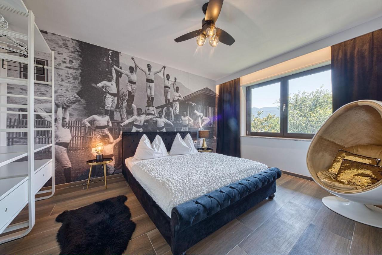 Goldfinger + Suites ลานา ภายนอก รูปภาพ