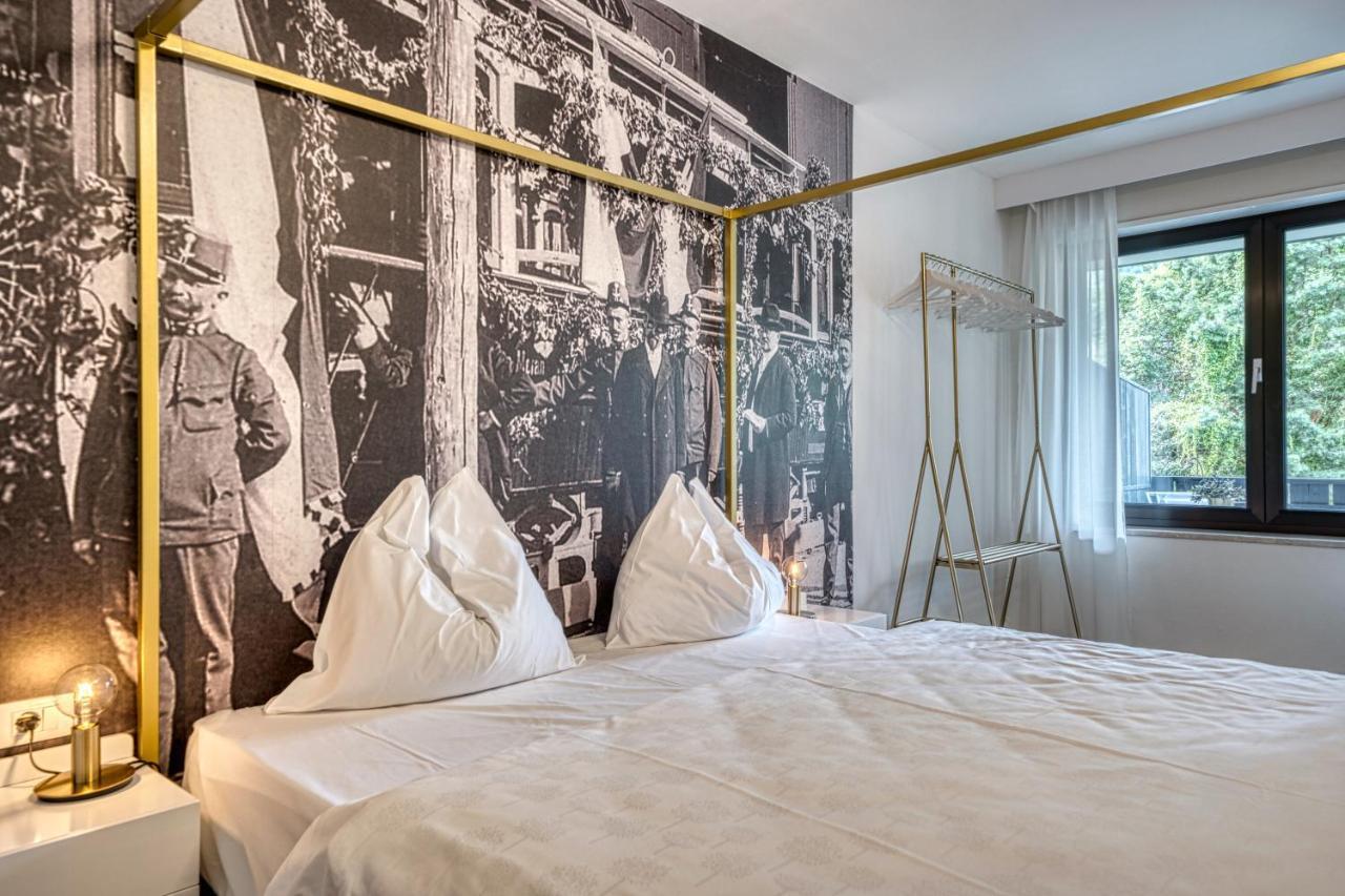 Goldfinger + Suites ลานา ภายนอก รูปภาพ