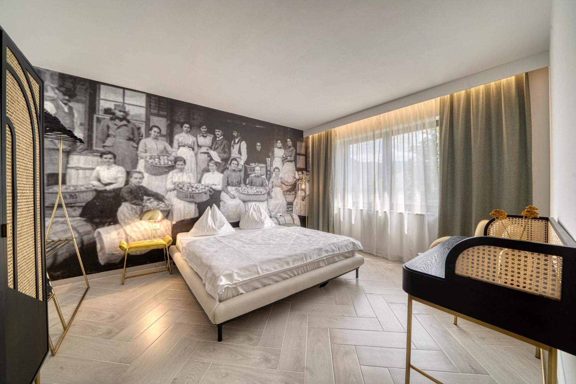 Goldfinger + Suites ลานา ภายนอก รูปภาพ